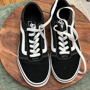 Vans Old Skool low top 7.5M black suede - worn once